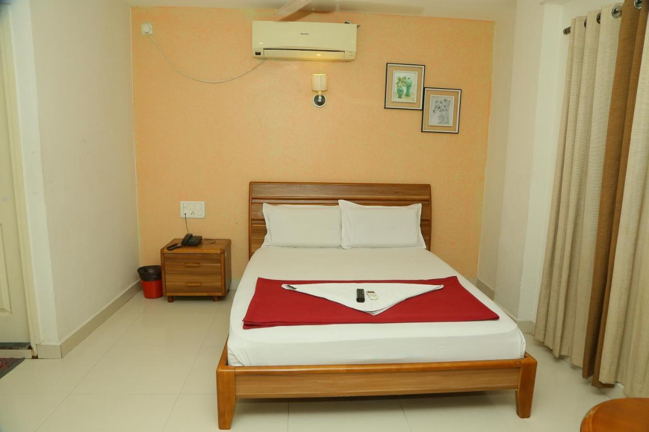 Hotel Royal Apollo à Chennai Extérieur photo