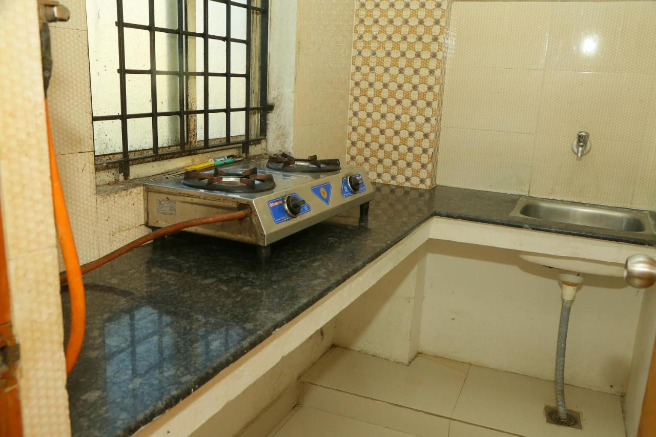 Hotel Royal Apollo à Chennai Extérieur photo